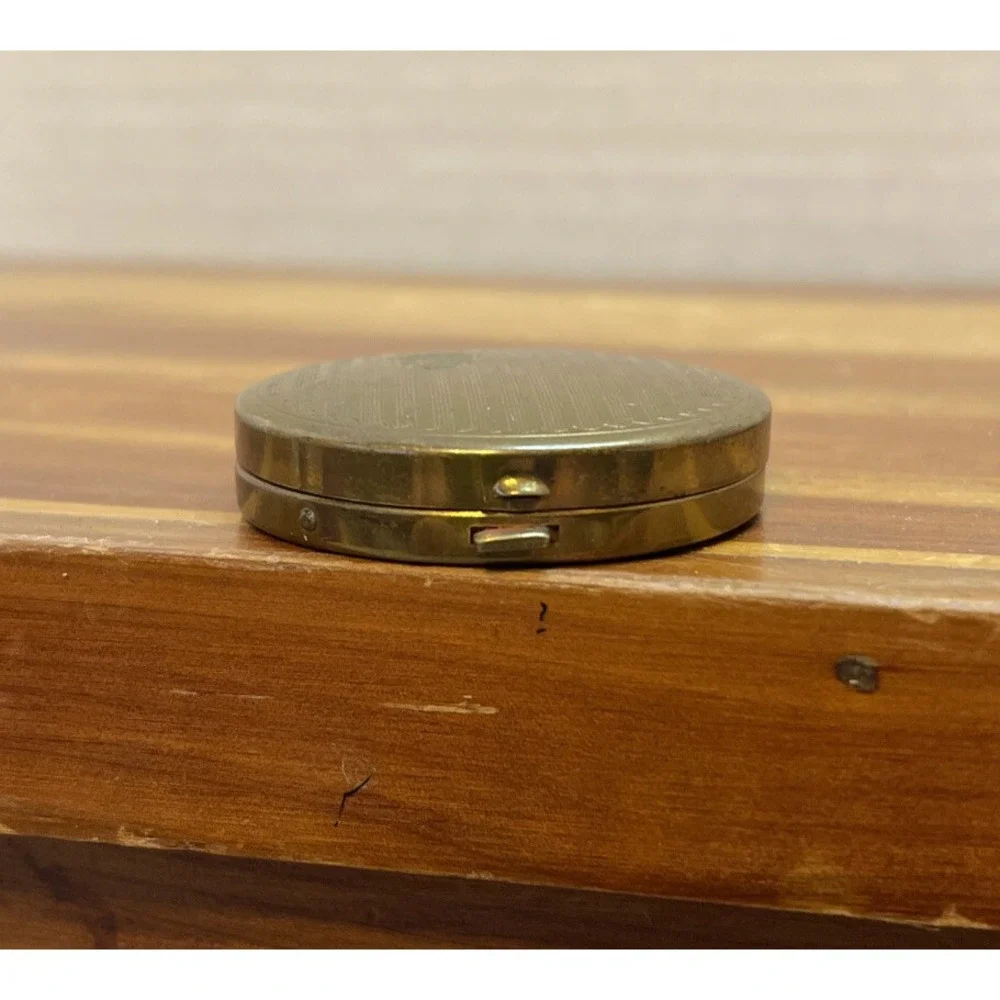 Vintage Vivaudou Rouge‎ Compact Brass Etched Refillable
